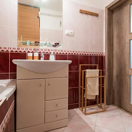 アパート Stylish Centrally Located 1br With Parking