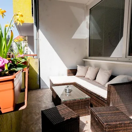 Stylish Centrally Located 1br With Parking * 布拉迪斯拉发